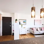 Lola\'S Luxury Apartment